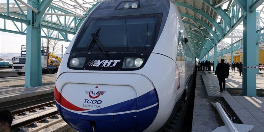 Ankara-Sivas YHT hattının performans testlerini yapan tren yeniden Sivas'a geldi