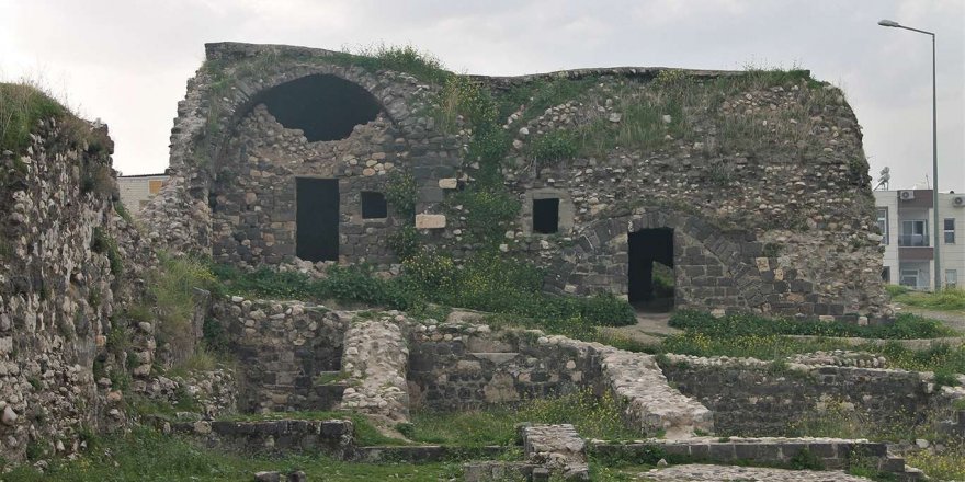 Zamana direnen 6 bin yıllık Cizre surları yok olmayla karşı karşıya