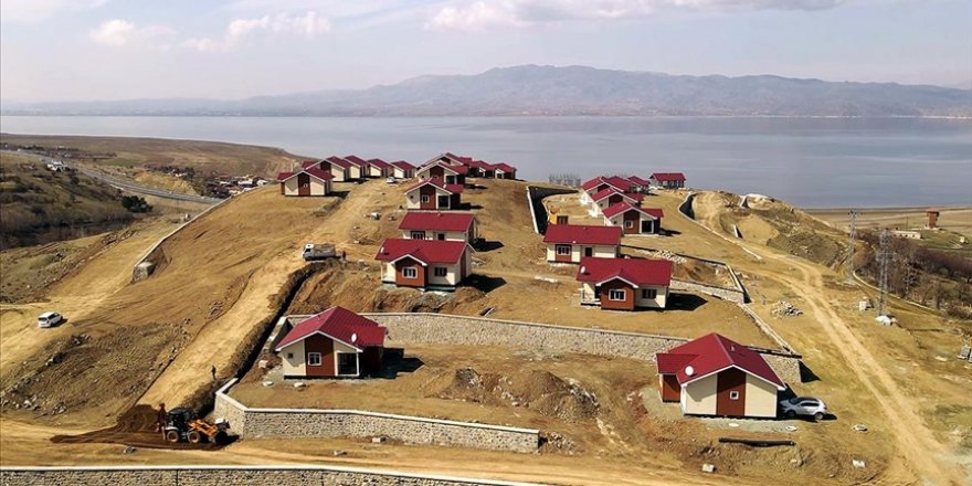 TOKİ Elazığ'da 1564 evin ihalesini yaptı