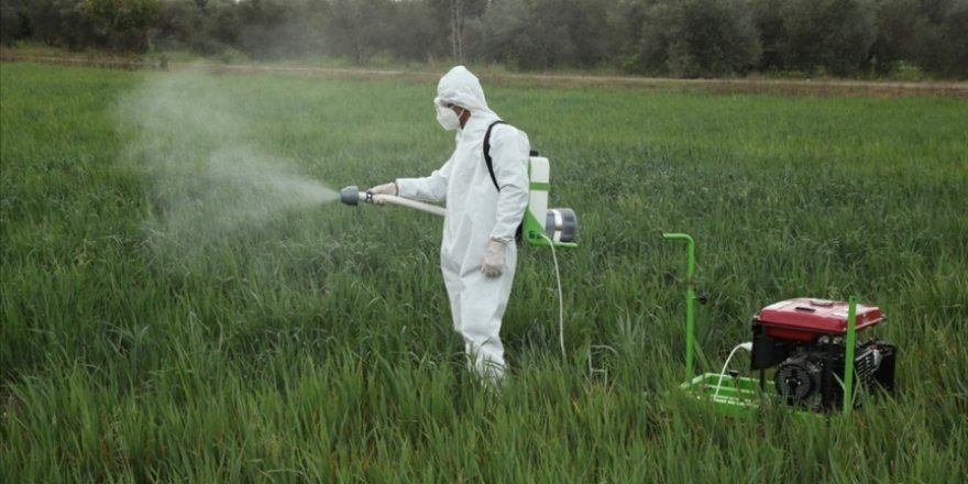 TİKA’dan Pakistan’a çekirge sürüleriyle mücadele için ilaçlama makinesi desteği