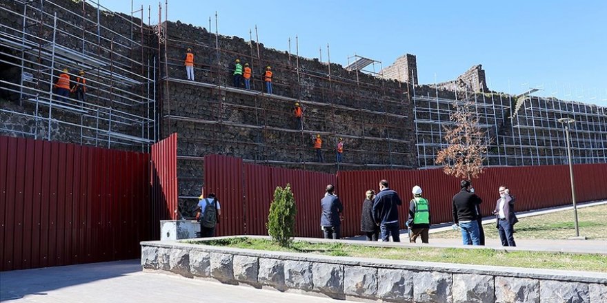 Diyarbakır Surları'ndaki 13 burçta daha restorasyon çalışması başlatıldı