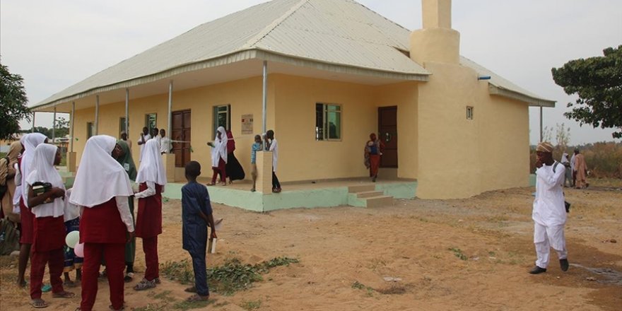Nijerya'da başörtüsü tartışması nedeniyle kapatılan 10 okul yeniden açıldı