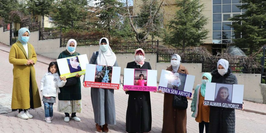 Doğu Türkistanlı anneler evlatları için Ankara’da açıklama yaptı