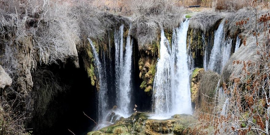Kovid-19 sessizliğinin hakim olduğu Göksu Şelalesi 'yaz sezonunu' bekliyor