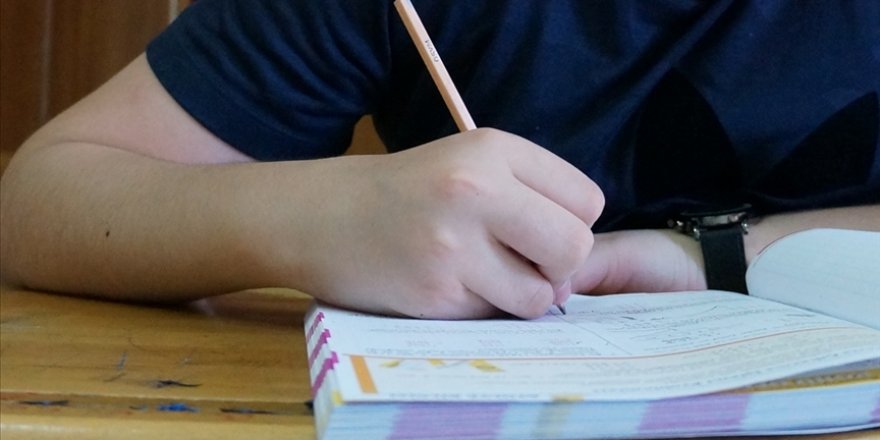 Açık öğretim liselerinde mezuniyet için 8 dönem şartı kaldırıldı