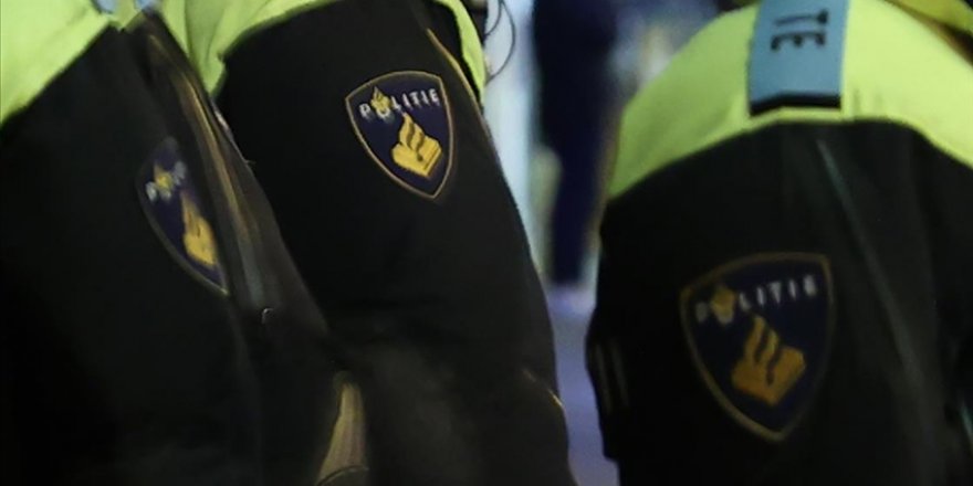 Hollanda'da Müslümanlara ait kurumların gizlice araştırılmasına tepki