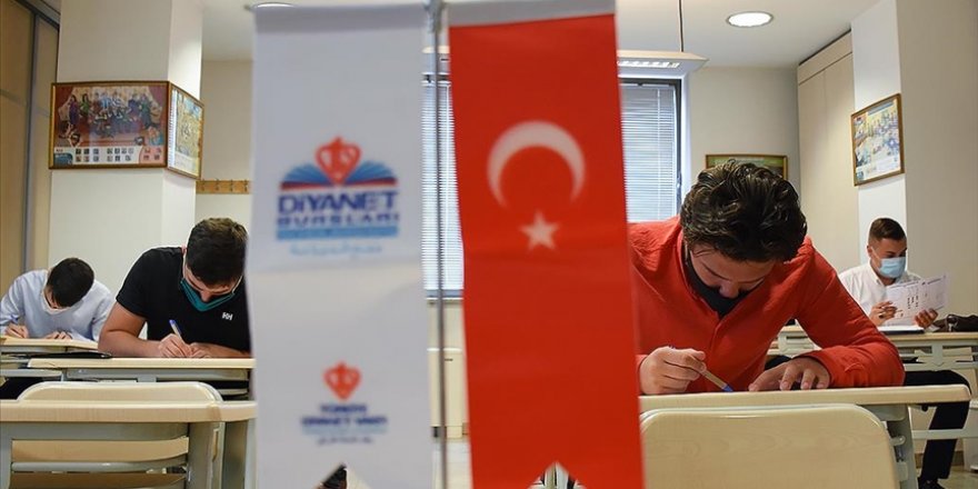 Uluslararası Anadolu İmam Hatip ile İlahiyat Lisans Programları'na 105 ülkeden 6 bin 689 başvuru yapıldı