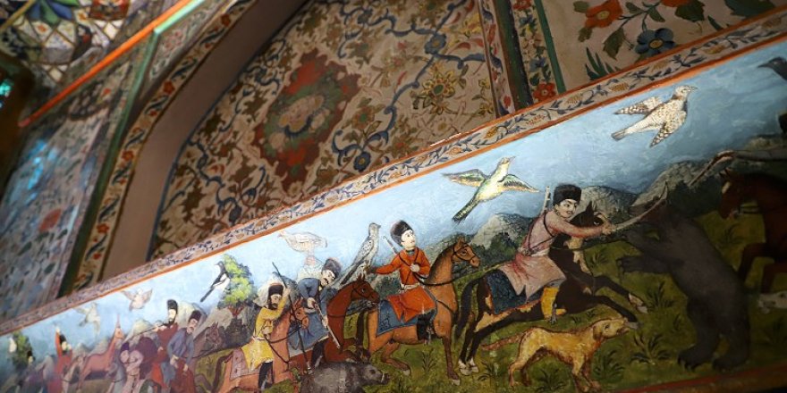 Azerbaycan'ın Dünya Kültür Mirası Listesi'ndeki Şeki Han Sarayı turist akınına uğruyor