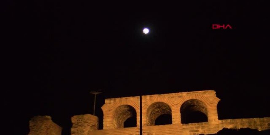 İstanbul'da "Süper Solucan Ay"