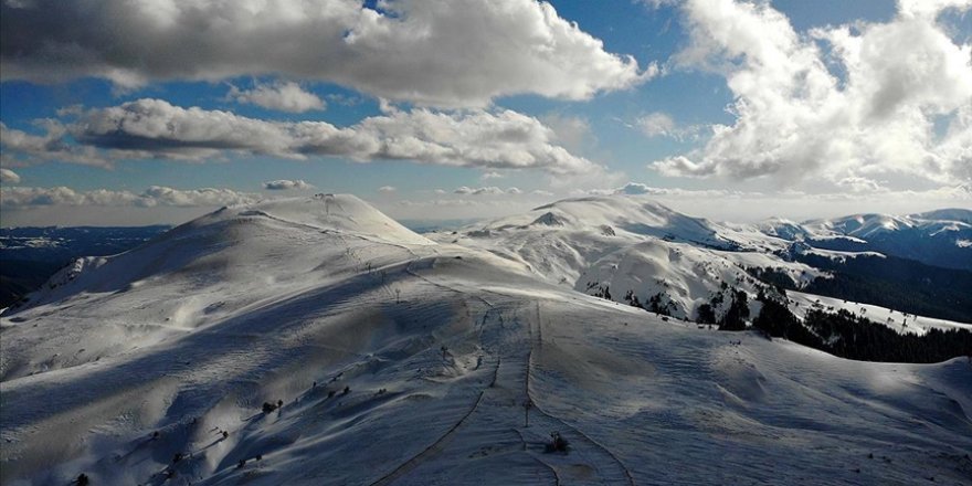 'Anadolu'nun yüce dağı' Ilgaz beyaz örtüsüyle de etkiliyor