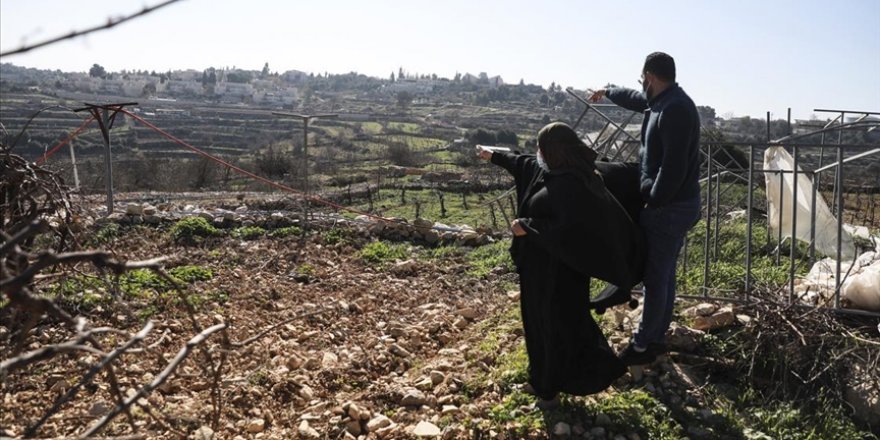 Batı Şeria'da Yahudi yerleşimcilerle yan yana yaşayan Filistinliler günlük ihlallere maruz kalıyor