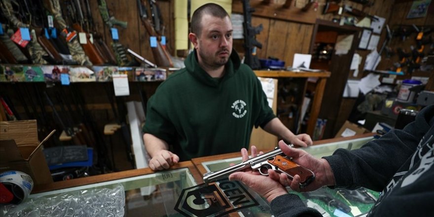 Mart ayında 4,7 milyon ABD'li silah alırken gerekli sabıka kaydı için başvurdu
