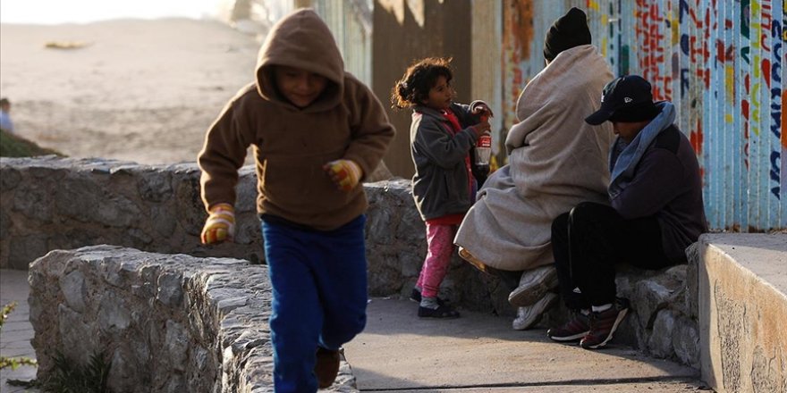 Bosna Hersek'te kamplarda yaşayan göçmen çocukları yarım kalan eğitimlerine devam ediyor