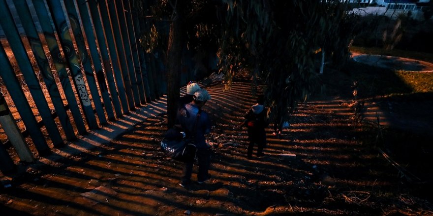 ABD'de geçen ay yasa dışı göçmen geçişi 15 yılın en yüksek seviyesine ulaştı