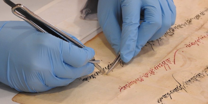 Tevafuken bulunan padişah fermanının restorasyonu tamamlandı