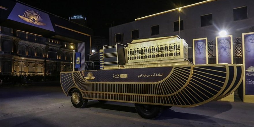 Mısır'da mumyalar yeni yerlerine törenle taşındı