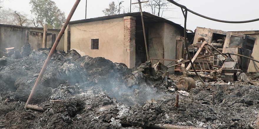 Cammu Keşmir'de Arakanlı Müslümanların kampında çıkan yangında 20'den fazla baraka yandı
