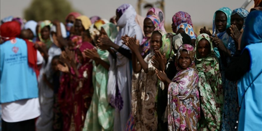 Almanya'daki Türkler, Moritanyalı çocuklara erken bayram sevinci yaşattı