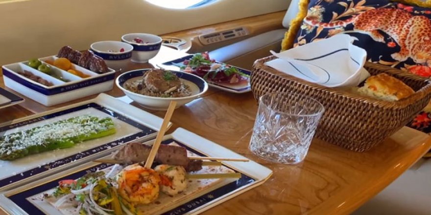 Dubai'de gökyüzünde iftar açmanın bedeli 18 bin dolar