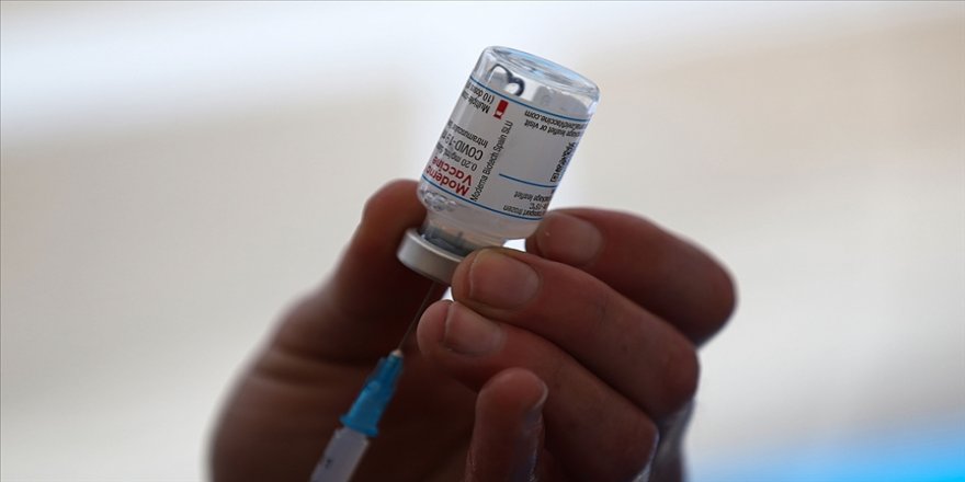 Moderna'nın Kovid-19 aşısı, Pfizer-BioNTech'den daha çok yan etkiye yol açıyor