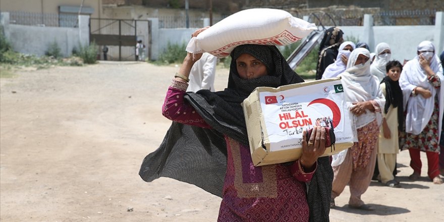 Pakistan'daki Türk kurumları ile sivil toplum örgütleri ramazanda ihtiyaç sahiplerinin yüzlerini güldürecek