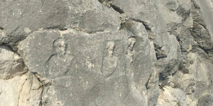 Dev kayalarda erken Roma dönemine ait figürler gizemini koruyor
