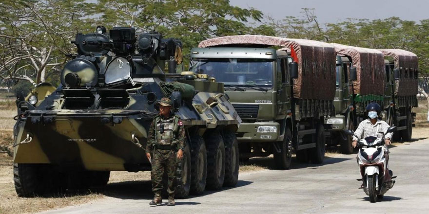 Myanmar ordusu caminin bağış paralarını yağmaladı