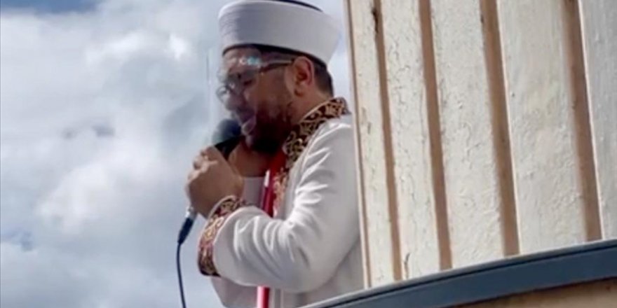 Köln'de cuma günleri ezan hoparlörden okunacak