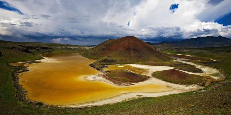 Konya'daki Meke Gölü kurudu