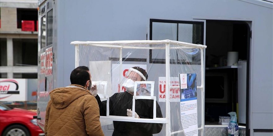 Kastamonu'da hizmet veren 'mobil PCR test aracı' ile Kovid-19 vakaları yerinde tespit ediliyor