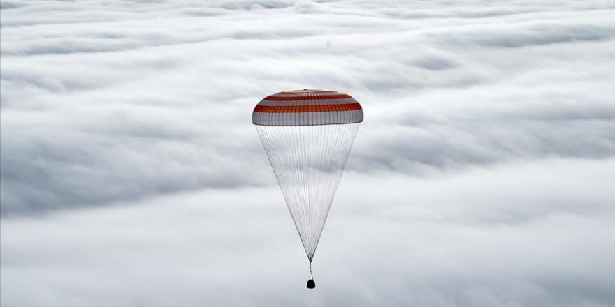 Soyuz MS-17 uzay aracıyla 3 astronot dünyaya döndü