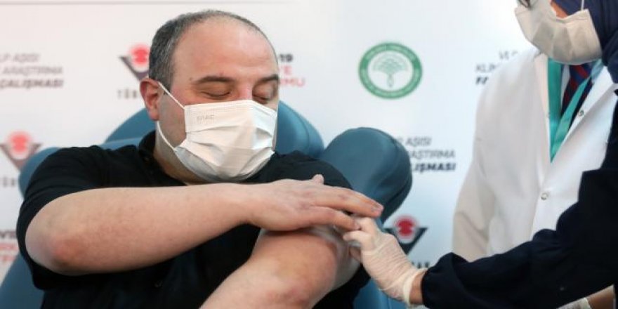 Bakan Varank yerli aşı oldu