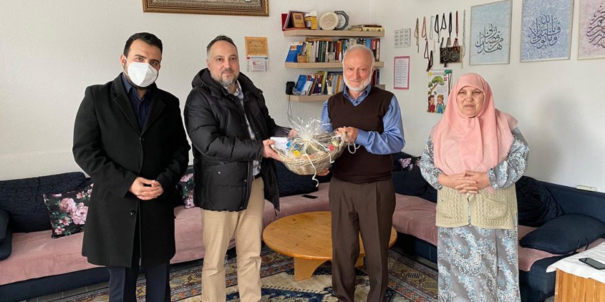 Almanya'da DİTİB camisi ramazan atmosferini yaşatmak için üyelerinin kapısını çaldı