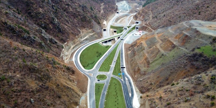 Kürtün Ayrım Kavşağı ve Tüneli yarın hizmete alınacak
