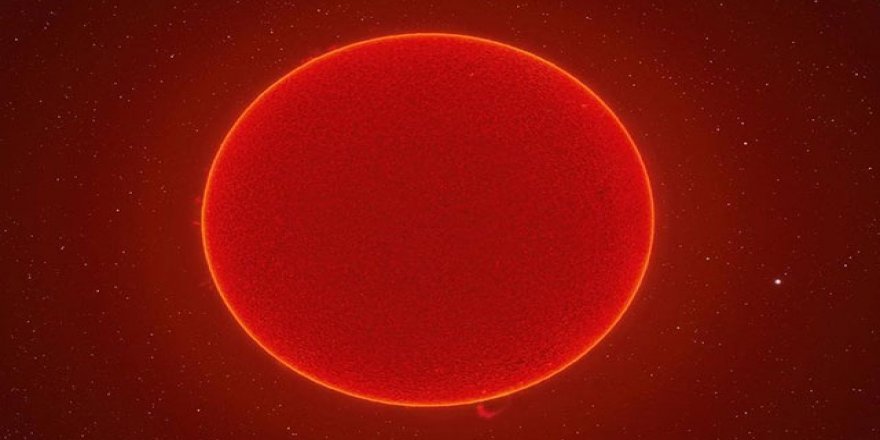 Güneş’in 100 bin fotoğrafından yeni bir fotoğraf oluşturdu