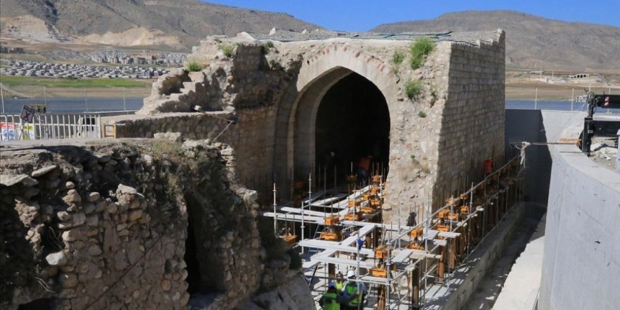 Hasankeyf'te tarihi ‘Küçük Saray’ yükseltiliyor