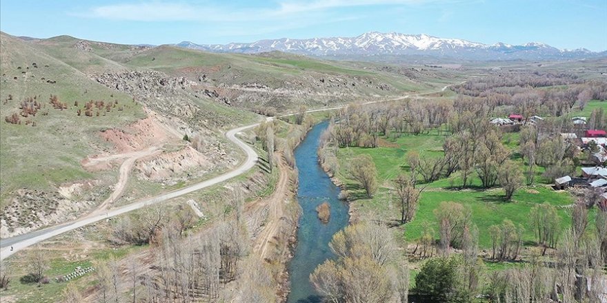 Türkiye'nin en uzun nehri Kızılırmak doğduğu topraklara değer katacak