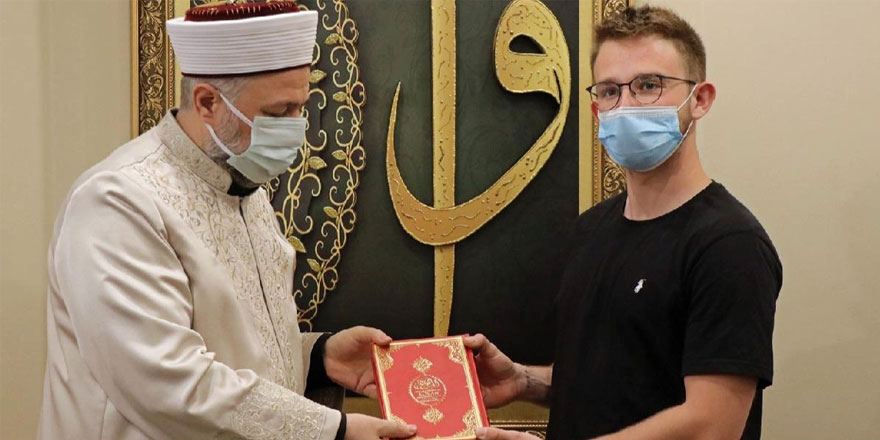 Müslüman ninenin şefkati Alman genci İslam'a götürdü