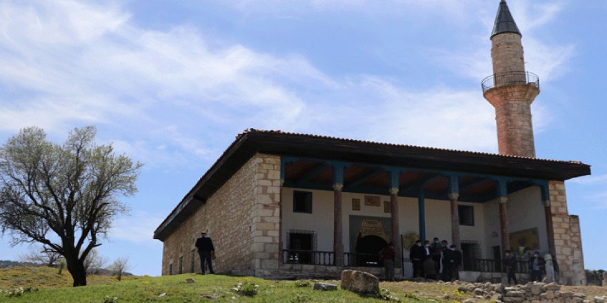 Restorasyonu yapılan 6 asırlık camide cuma namazları kılınacak