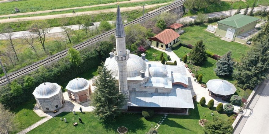 2. Murat'ın yadigarı Dar'ül Hadis Camisi 'çevreci' özelliğiyle öne çıkıyor