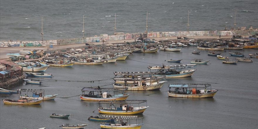 İsrail'in Gazze açıklarında avlanmayı yasaklaması balıkçılıkla geçinen binlerce Filistinliyi mağdur etti
