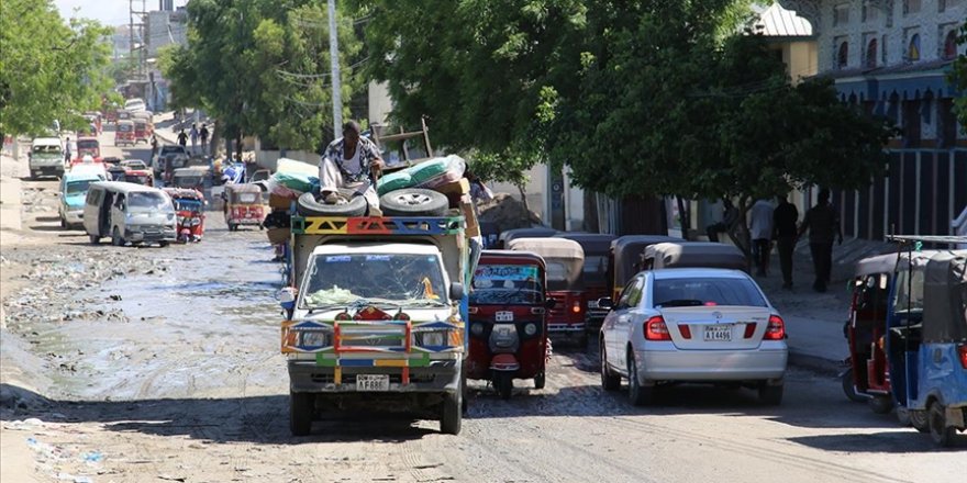 Somali'deki şiddet olayları nedeniyle binlerce kişi göç etti