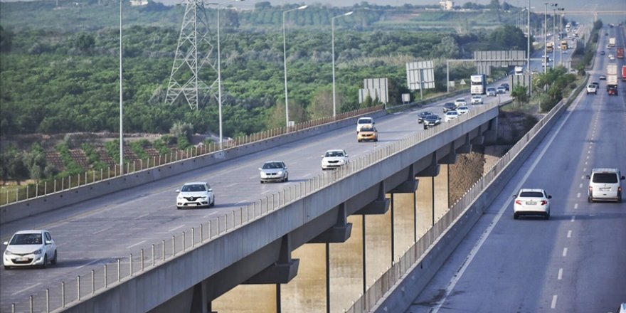 Türkiye genelinde 17 Mayıs Pazartesi sona erecek tam kapanma dönemi başladı