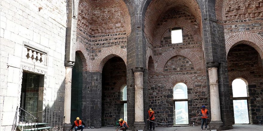 Diyarbakır'da 1800 yıllık Saint George Kilisesi onarılıyor