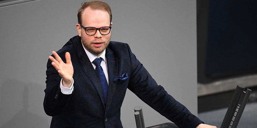 Alman milletvekili Helge Lindh: Her türlü başörtüsü yasağına karşıyım