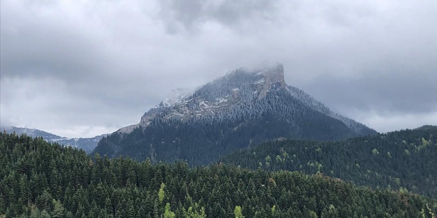 Ilgaz ve Yaralıgöz dağlarına ilkbaharda kar yağdı