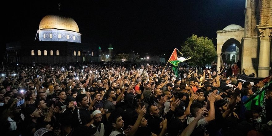 Gazze hükümeti, Facebook, Twitter ve Instagram'ı Filistin'le ilgili paylaşım yapan hesapları silmekle suçladı