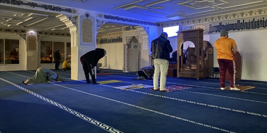 Fransa'da bir cami terör bahanesiyle kapatıldı