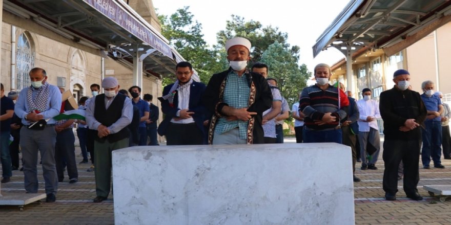Filistinli şehitler için gıyabi cenaze namazı
