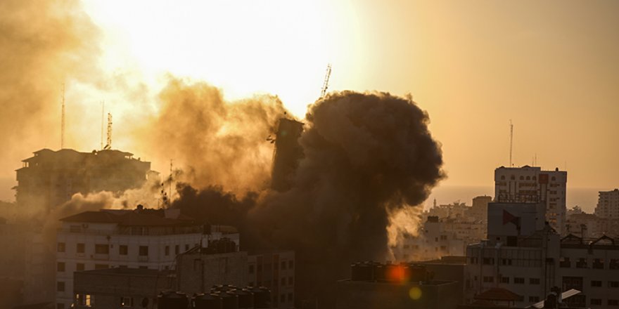 İsrail Gazze'nin çeşitli noktalarına yoğun saldırılar düzenledi
